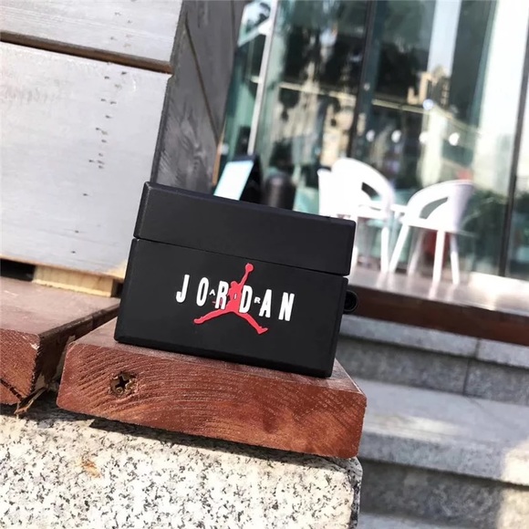 AIRPOD PRO PROTECTIVE CASE W/KEYRING - Picture 3 of 4